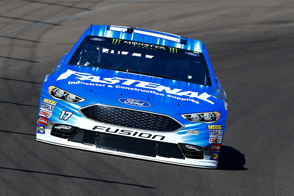 Stenhouse Jr. Drove His Fastenal Ford to a 23rd-Place Finish at Phoenix