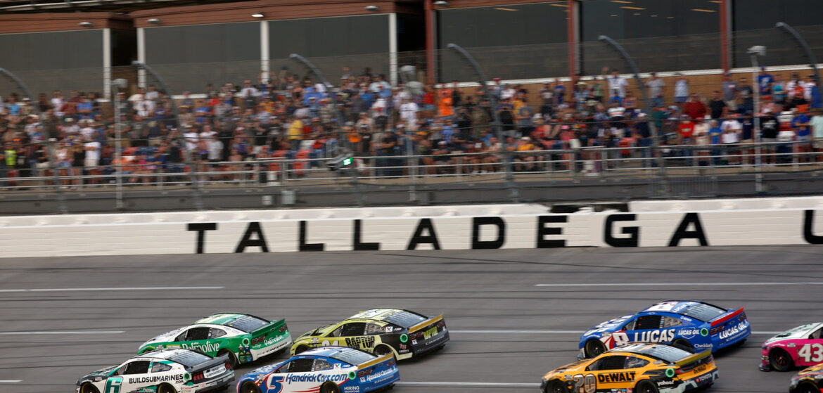 Keselowski Finishes P2 in Talladega in Photo Finish